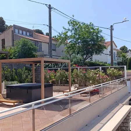Les Deux Soeurs Bord De Et Jacuzzi La Seyne-sur-Mer