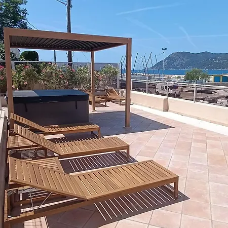 Villa Les Deux Soeurs Bord De Et Jacuzzi *