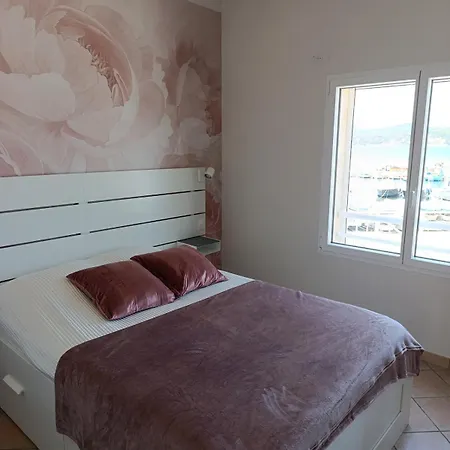 Les Deux Soeurs Bord De Et Jacuzzi فيلة
