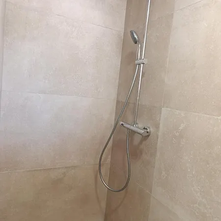 Les Deux Soeurs Bord De Et Jacuzzi فيلة